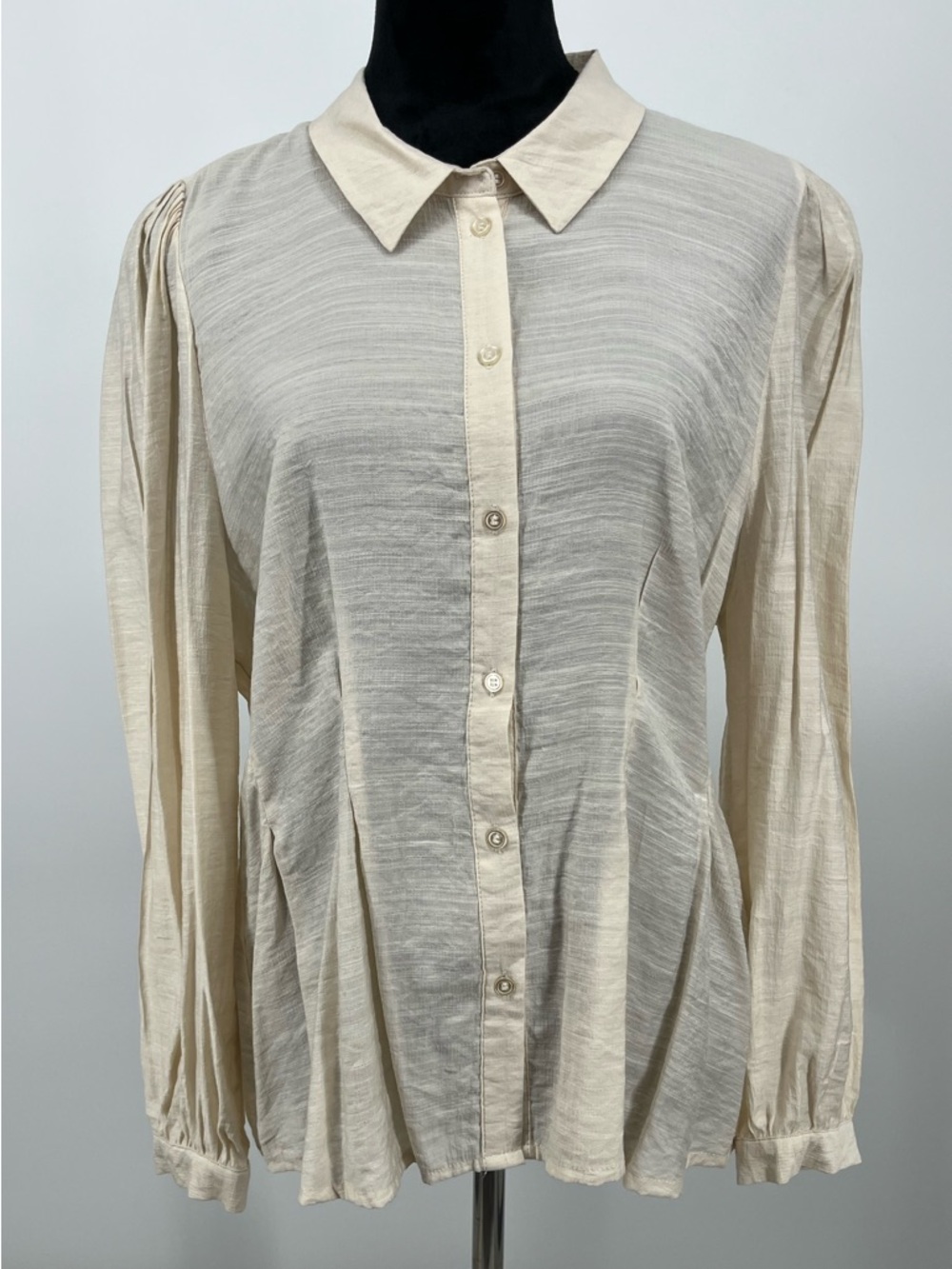 Vero Moda Light Cream Button-Front Long Sleeve Shirt